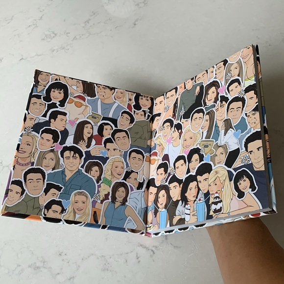 FRIENDS tv show collectible book - Picture 6 of 7
